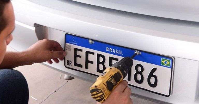 Emplacamento de veículo 0km